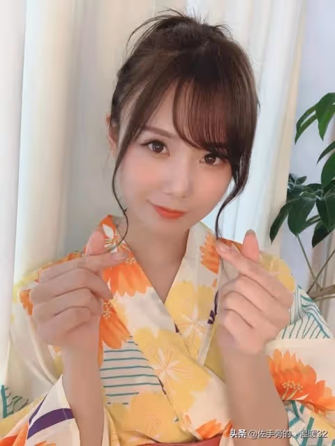 純欲系的演技派唯美小清新—坂美LIU