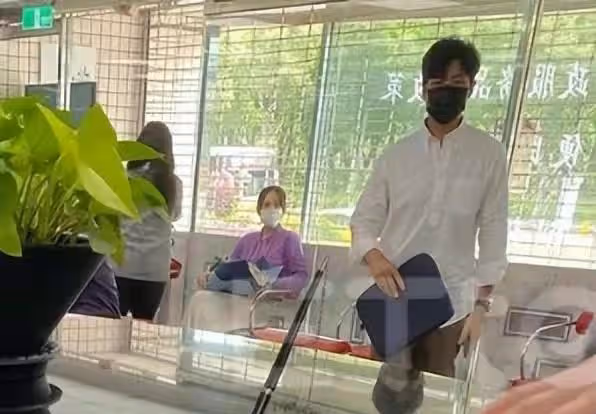 恭喜!42歲的陳喬恩和小9歲男友艾倫官宣結婚,獲網友祝福