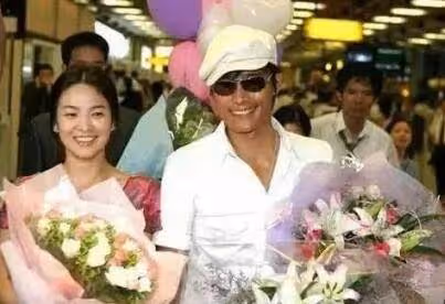 宋仲基參加玄彬的婚禮? 李秉憲也到場, 宋慧喬前任們為何惺惺相惜?