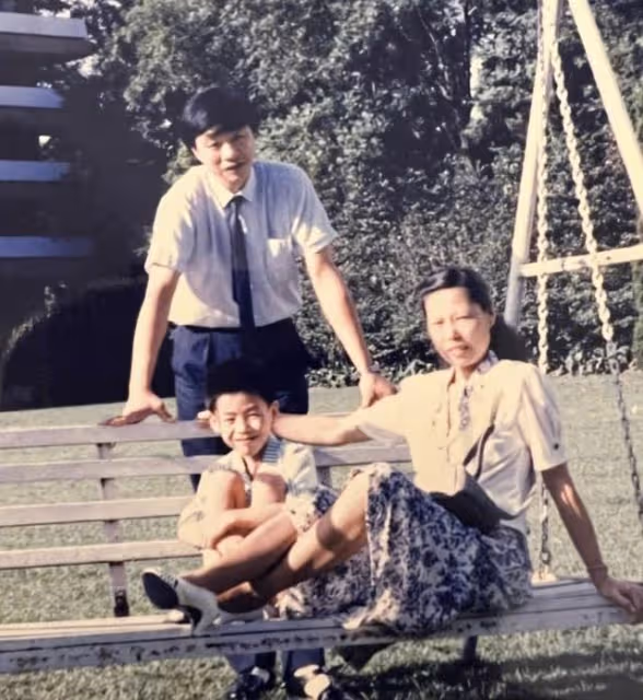 38歲胡彥斌首談去世父親，稱其是傳奇，曾在節目中為喪偶母親徵婚