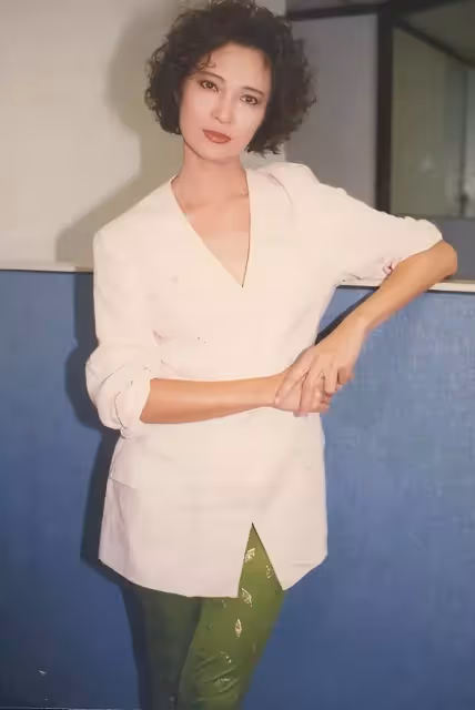 傳奇女子「蕭芳芳」：7歲出道為父還債，與李連杰親如母子，如今「75歲優雅依舊」，魅力絲毫不輸當年