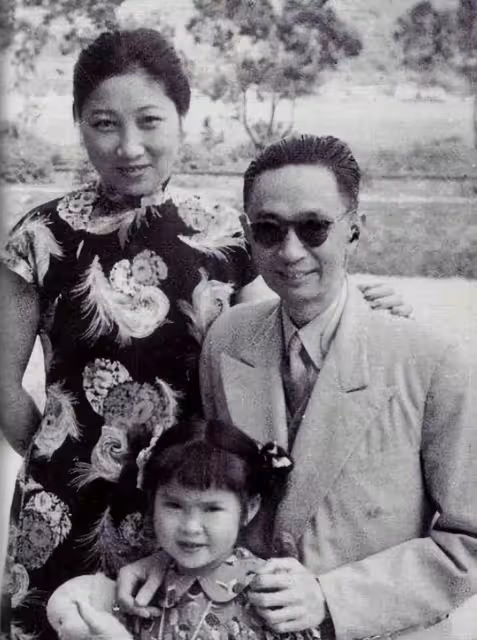 傳奇女子「蕭芳芳」：7歲出道為父還債，與李連杰親如母子，如今「75歲優雅依舊」，魅力絲毫不輸當年