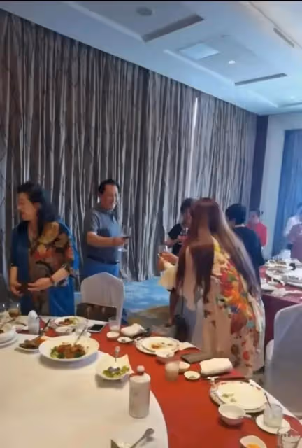 唐國強為90歲老母親過大壽，現場一一敬酒道謝，用心置辦太孝順