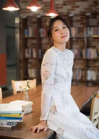 剛在玄彬孫藝珍婚禮接到花環,孔曉振被曝年內與小10歲男友成婚