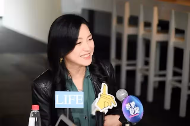 淡出10年!50歲女星「重拾興趣拍戲」老公雙手贊成 暢談「超開明教育觀」嚇壞高中兒:第一次聽到