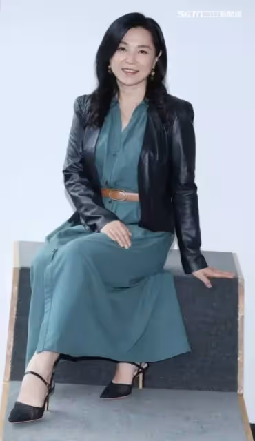 淡出10年!50歲女星「重拾興趣拍戲」老公雙手贊成 暢談「超開明教育觀」嚇壞高中兒:第一次聽到