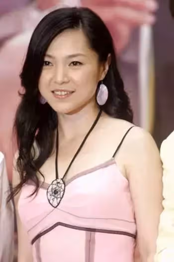 淡出10年!50歲女星「重拾興趣拍戲」老公雙手贊成 暢談「超開明教育觀」嚇壞高中兒:第一次聽到