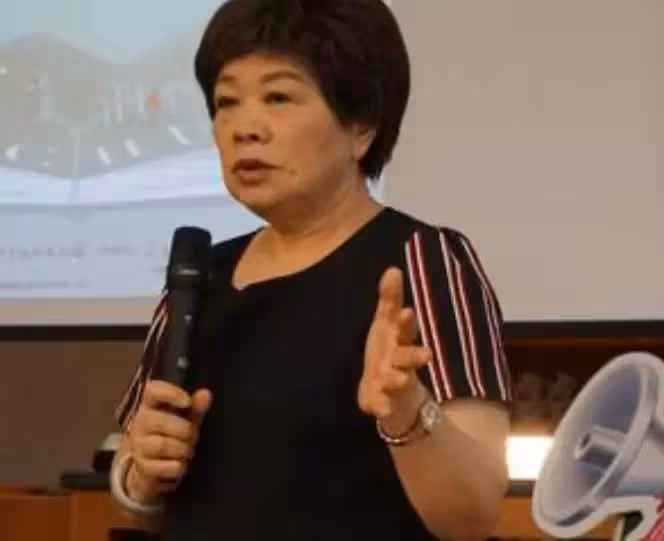 廖輝英堅不讓媳婦洗碗「也是別人家女兒」自詡好婆婆,轉頭「看到兒子洗碗」秒變臉「媽媽沒有要你來洗」:好矛盾