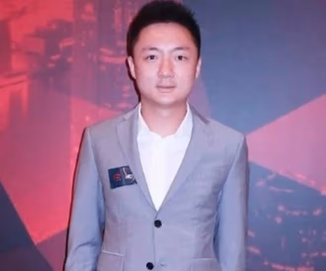 港姐罵豪門父子有古怪要求,男方承認曾提供經濟支持,已斷絕往來