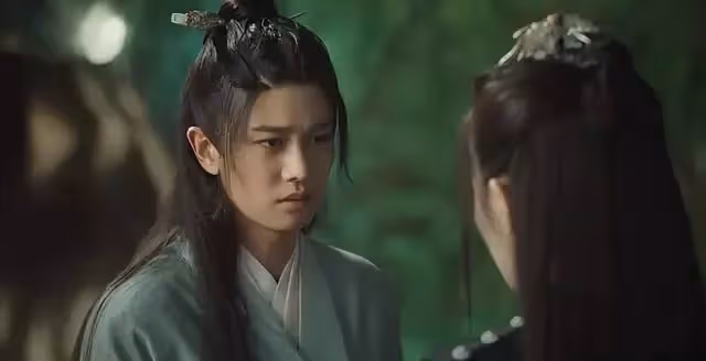 《與君》收官,任嘉倫自曝常被熱巴的微信吵醒,原因笑掉大牙