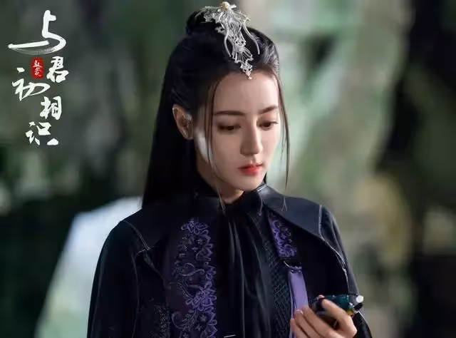 《與君》收官,任嘉倫自曝常被熱巴的微信吵醒,原因笑掉大牙
