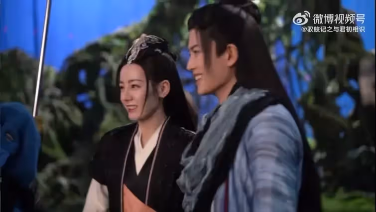 《與君》收官,任嘉倫自曝常被熱巴的微信吵醒,原因笑掉大牙