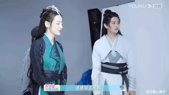 《與君》收官，任嘉倫自曝常被熱巴的微信吵醒，原因笑掉大牙