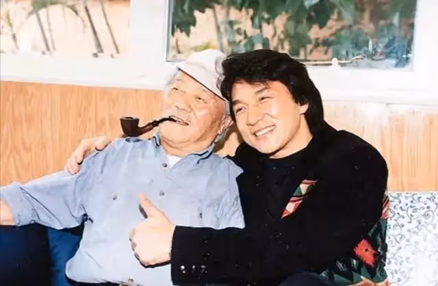 1994年,安徽農村兩兄弟突然得知:父親是特工,弟弟是巨星成龍