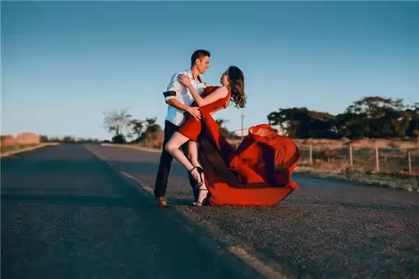 和老公吵架，婆婆上來就給了我一巴掌：我直接這樣「回敬」她