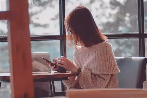 和老公吵架，婆婆上來就給了我一巴掌：我直接這樣「回敬」她