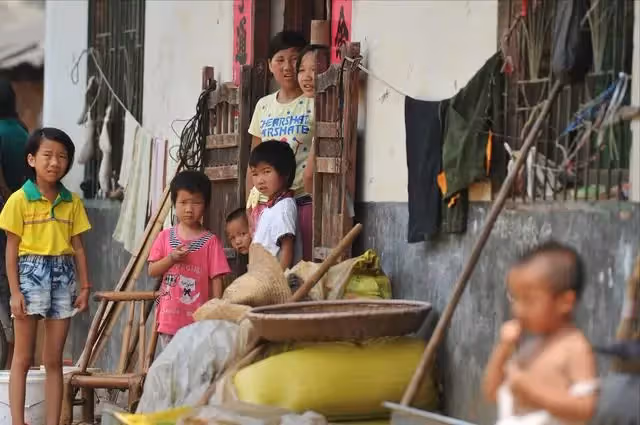 父親名下三套房產，準備過戶給女兒時，竟遭到幾個侄子反對