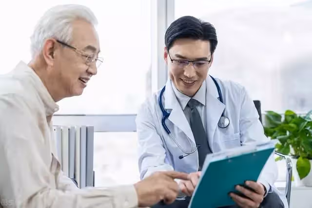 78歲老人坦言：請過保姆去過養老院，才明白晚年最好的歸宿在哪裡
