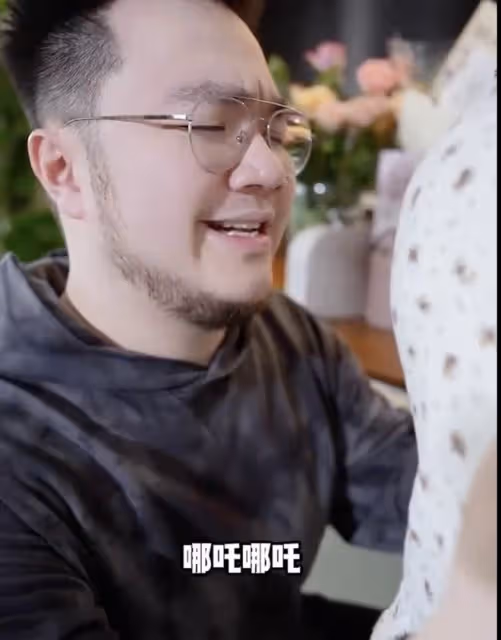宋丹丹兒媳二胎生子！博谷抱兒子滿臉喜悅，巴圖公布方式很特別