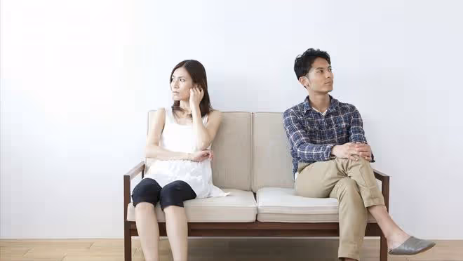 「嫂子，你憑什麼不給我媽養老」嫂子拿出一本離婚證，小姑子傻了