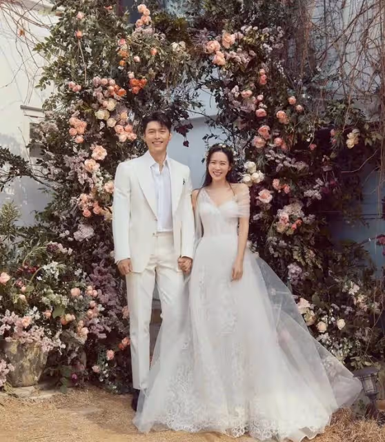 孫藝珍婚禮現複雜關係:玄彬情敵出席,閨蜜與新郎前女友形影不離