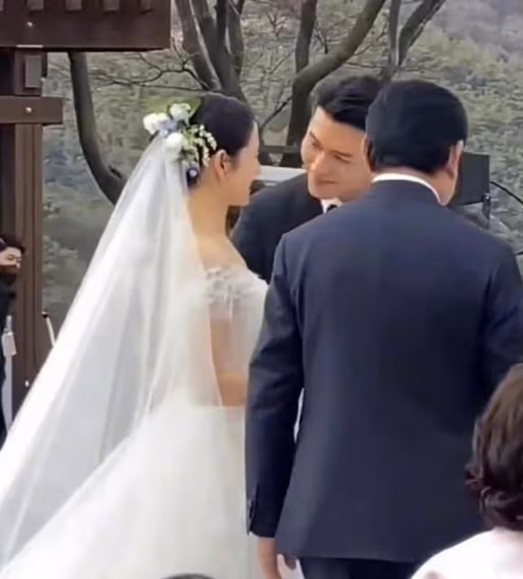 小九歲算什麼?小十歲,孔孝真姐姐照樣拿下