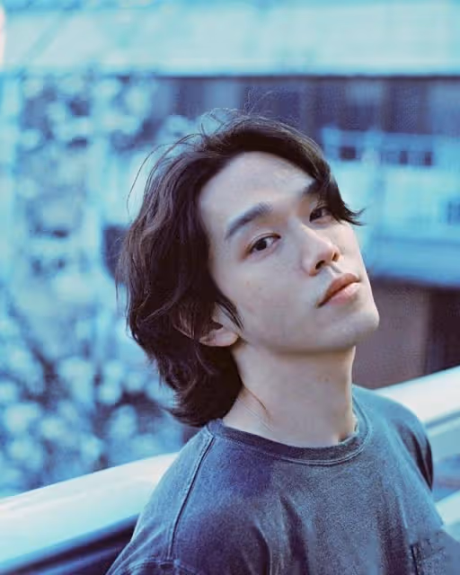 小九歲算什麼?小十歲,孔孝真姐姐照樣拿下