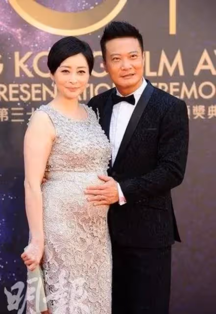 TVB綠葉自曝為初戀男友「擋刀」留長疤，老公醋意大發：我不信