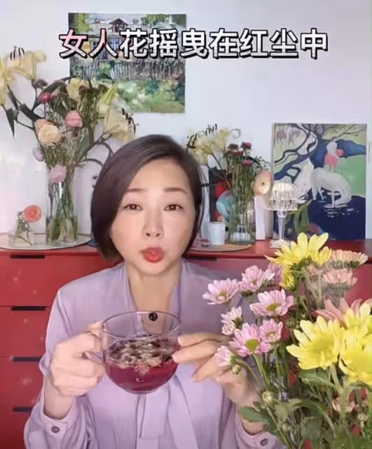 簡約！知名港星拍片教網友煲湯而使家中曝光，布置簡單但不失溫馨