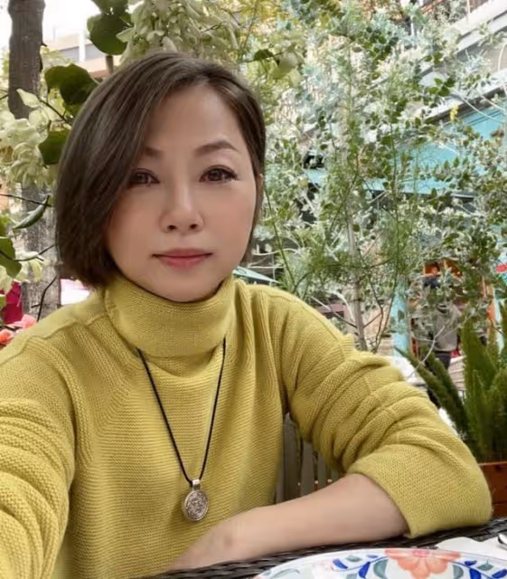 簡約！知名港星拍片教網友煲湯而使家中曝光，布置簡單但不失溫馨