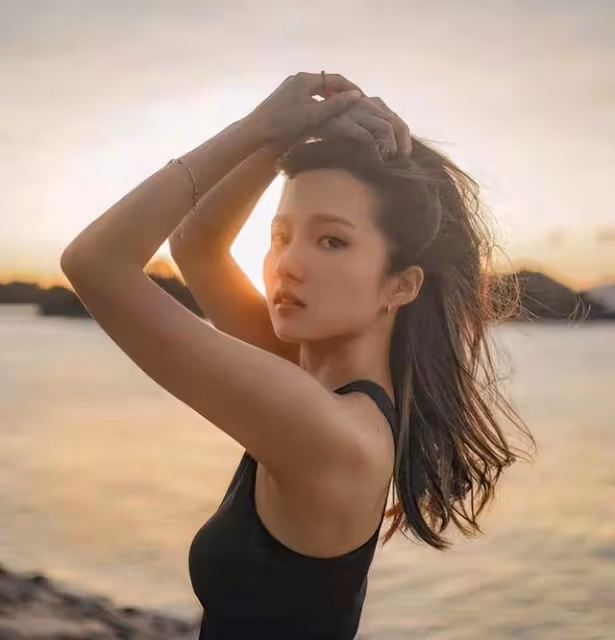 TVB上位小生否認求婚成功，稱在計劃中，曾要求港姐女友禁拍吻戲