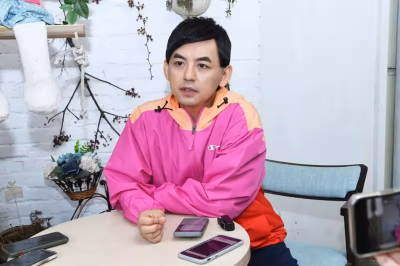 媽媽不要他！！黃子佼淚憶「16歲選擇離家」窮到連零錢都計較　曾想放棄「被小燕姐救出來」：盡全力彌補