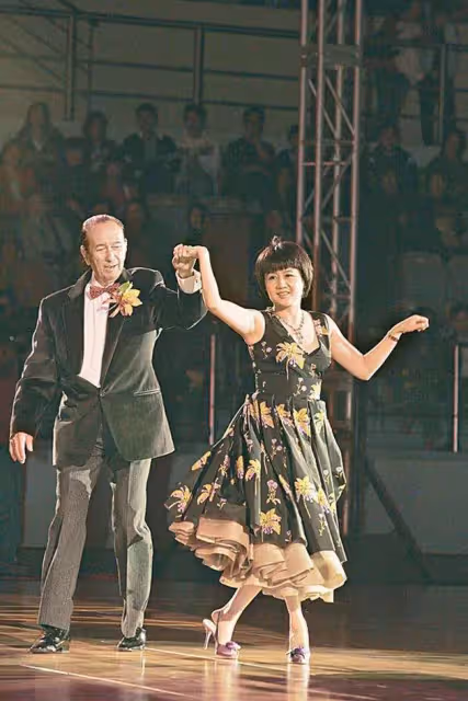 賭王78歲「喜得小千金」不藉助試管！被疑孩子非親生　四姨太梁安琪採訪「無意說漏秘密」不簡單