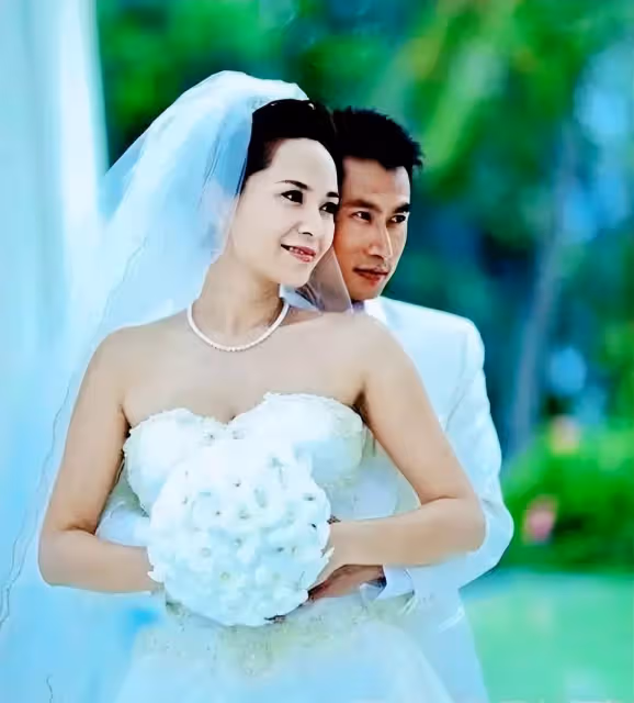 美貌不輸李嘉欣!當紅卻「因2段錯戀」事業一落千丈 後舍豪門倒貼500萬「嫁窮小子」還為公婆買房