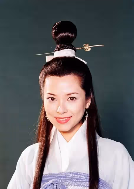 美貌不輸李嘉欣！當紅卻「因2段錯戀」事業一落千丈　後舍豪門倒貼500萬「嫁窮小子」還為公婆買房