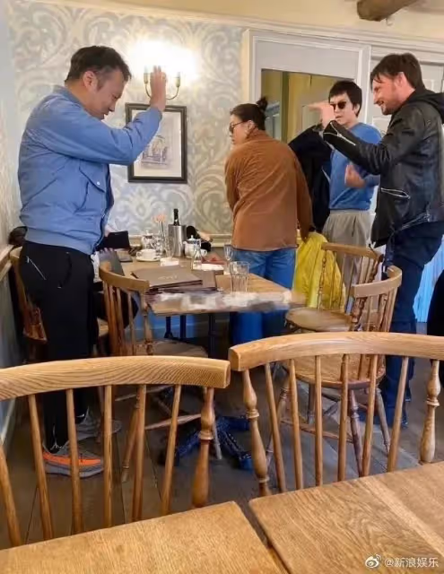 宋慧喬前男友見面會?景甜營銷傻瓜美女?馬思純英國度蜜月?黃子韜分手?王鷗站姐反擊?