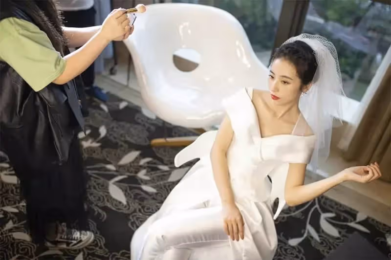10位女星「陸劇婚紗造型」!《餘生請多指教》結局楊紫婚紗好性感,白鹿婚紗造型卻被嫌