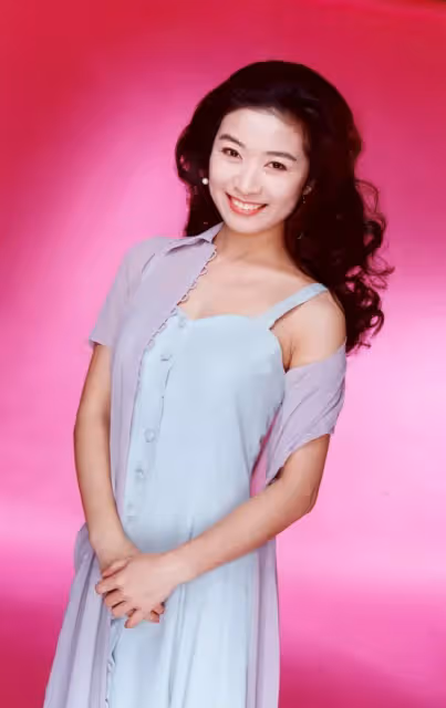 「我家根本是藝廊」方文琳翻修住家3個月1戶變2戶,30年老房美如樣品屋「室內全手作木工」別有天地:餘生犒賞自己