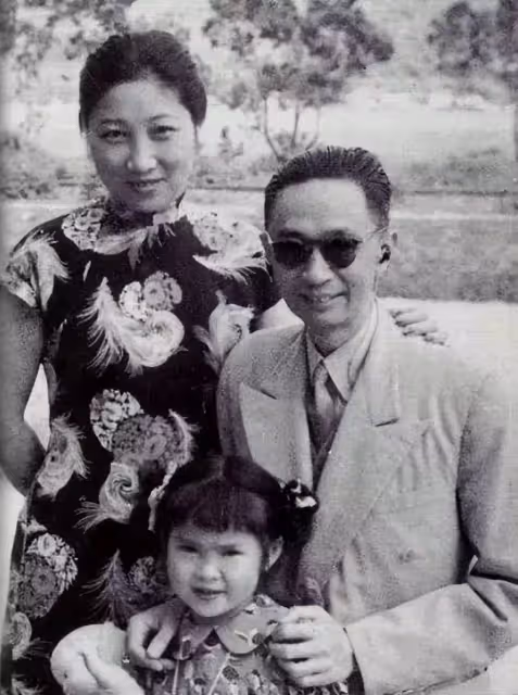 傳奇女子「蕭芳芳」！7歲出道為父還債，與李連杰親如母子，如今「75歲優雅依舊」，魅力絲毫不輸當年