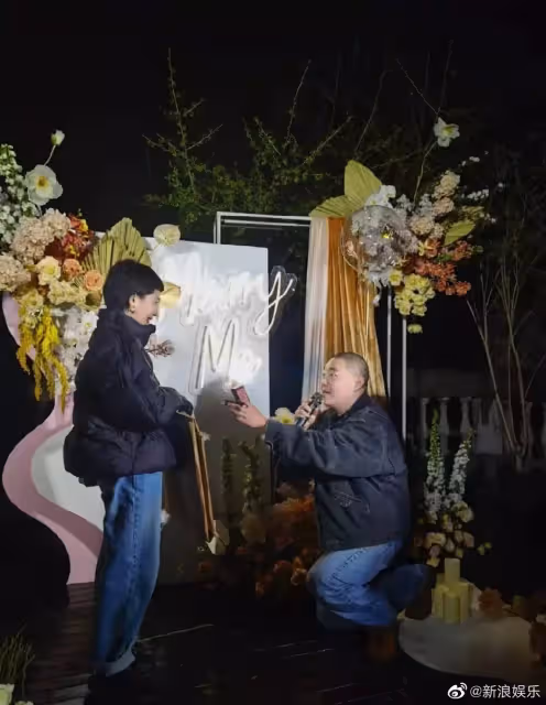 恭喜！郝劭文爆求婚成功「捧鑽戒單膝下跪」深情告白　「現場照釋出」網友湧入祝福