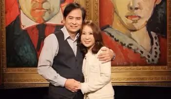 《一代女皇》武打巨星「跑到美國超市打工」和妻分居10年　婚姻降冰點「愛妻千里尋夫」挽救30年婚姻