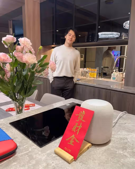 入住桃園千萬新厝！黃文星走到餐廳「多功能中島美翻天」陽台滿意到不行　「兒子房間藏巧思」童言笑：我終於有自己的