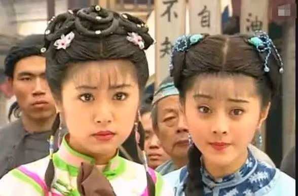 62歲「瓊女郎」劉雪華樣貌大變！滿頭白髮被誇「風韻猶存」，52歲失去丈夫至今單身，網贊：自然美才是真的美