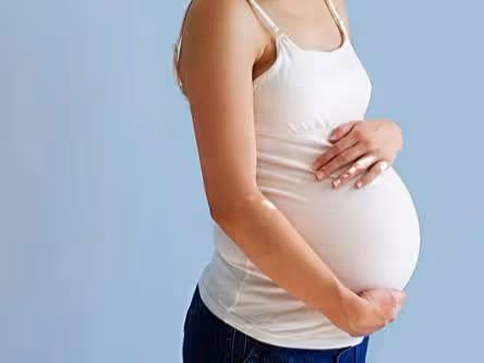 頭胎是女兒,二胎八個月時婆婆還逼她上班,車間產子喜事變喪事