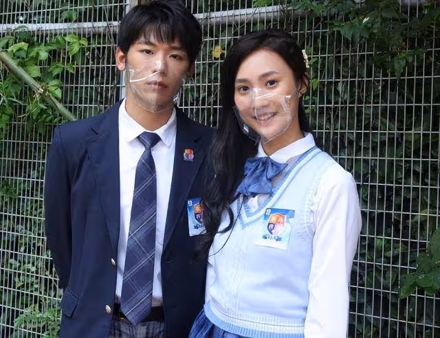 15歲TVB「嫩版鍾嘉欣」或戀上28歲男團成員，疑兩人情侶帳號被扒