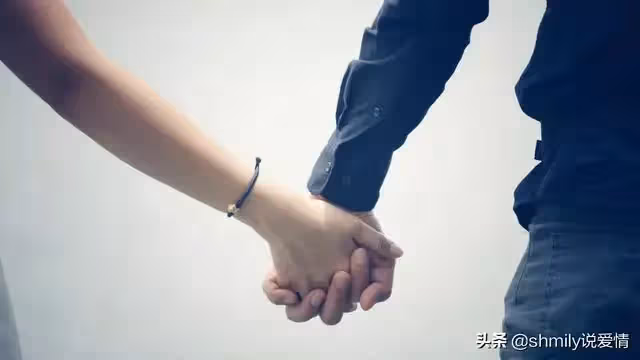 兒媳第一次去婆家在廚房吃剩菜剩飯，未婚夫：懷孕3個月，跑不了