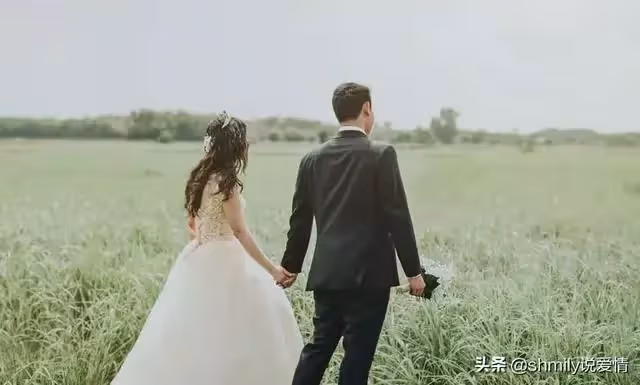 兒媳第一次去婆家在廚房吃剩菜剩飯，未婚夫：懷孕3個月，跑不了