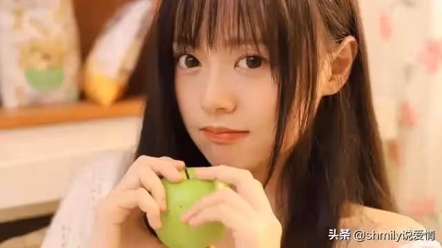 丈夫發現妻子出軌崩潰痛哭：你和他出軌，我咋和你離婚啊？