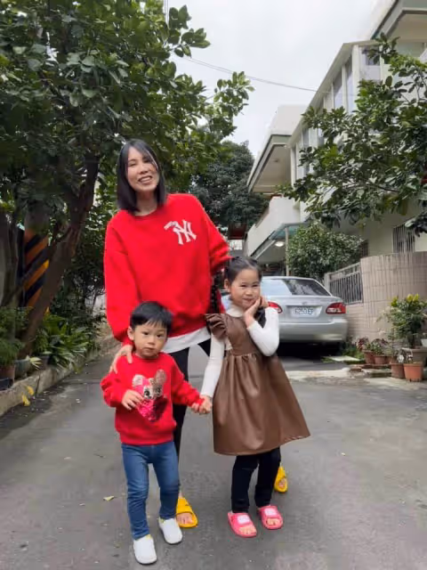 38歲余苑綺病情加重！媽媽崩潰願「以命換命」，4歲女兒對牆偷落淚，網友：痛苦難以想像