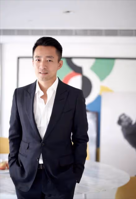 曝汪小菲為爭女打架,被酒瓶砸頭牙齒都打掉,本尊開直播面容消瘦